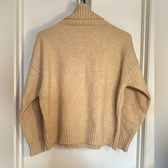 NWOT Lovers + Friends Jalisa Turtleneck Sweater Light Oatmeal Size Small - Picture 5 of 8